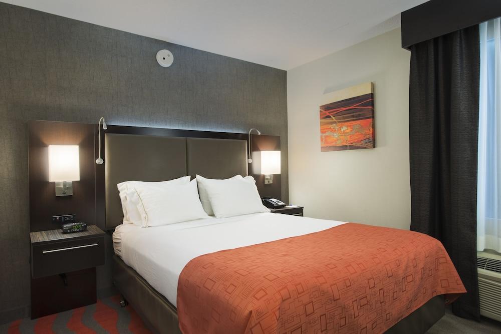 Holiday Inn Express & Suites Boston - Cambridge By Ihg Екстериор снимка