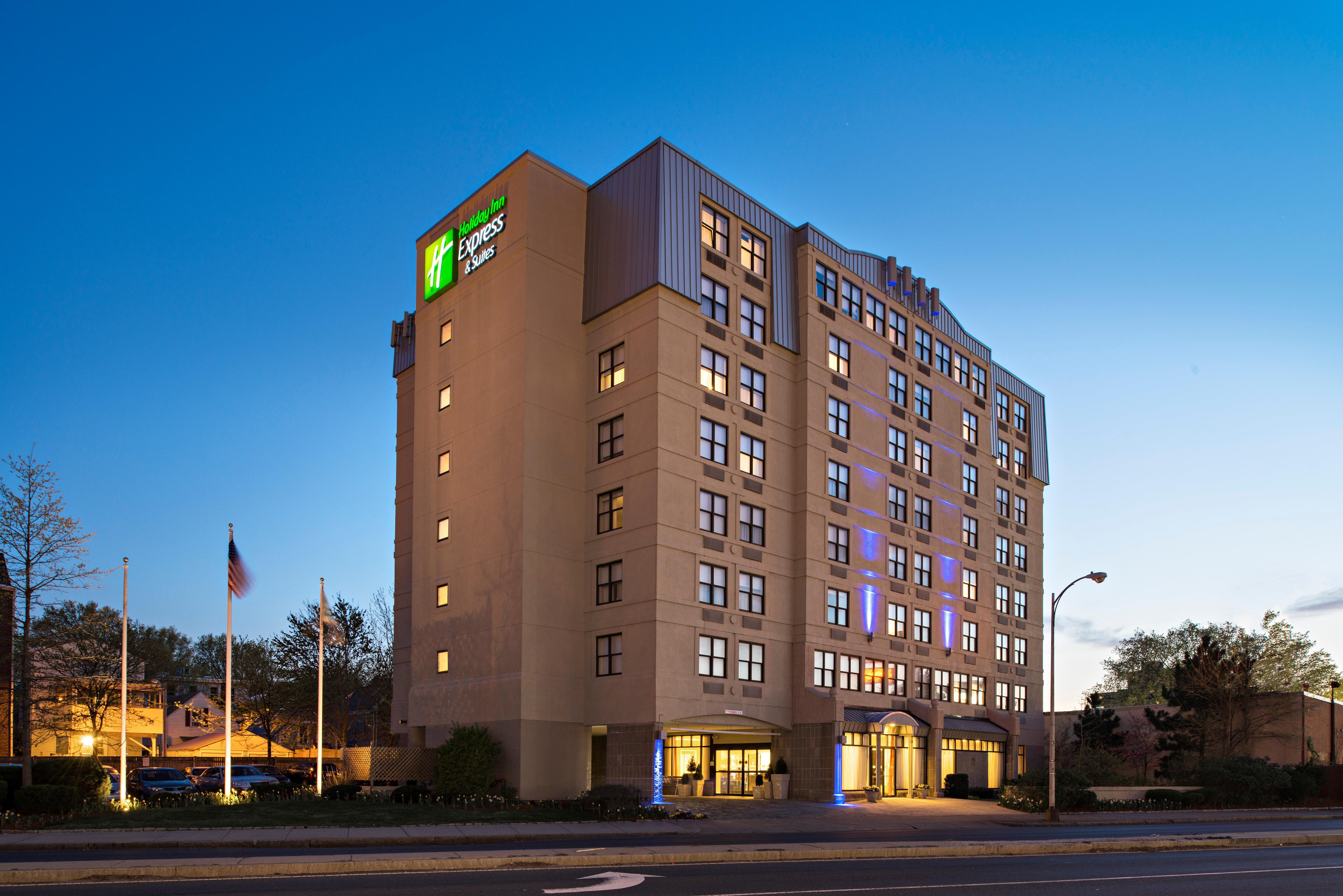 Holiday Inn Express & Suites Boston - Cambridge By Ihg Екстериор снимка