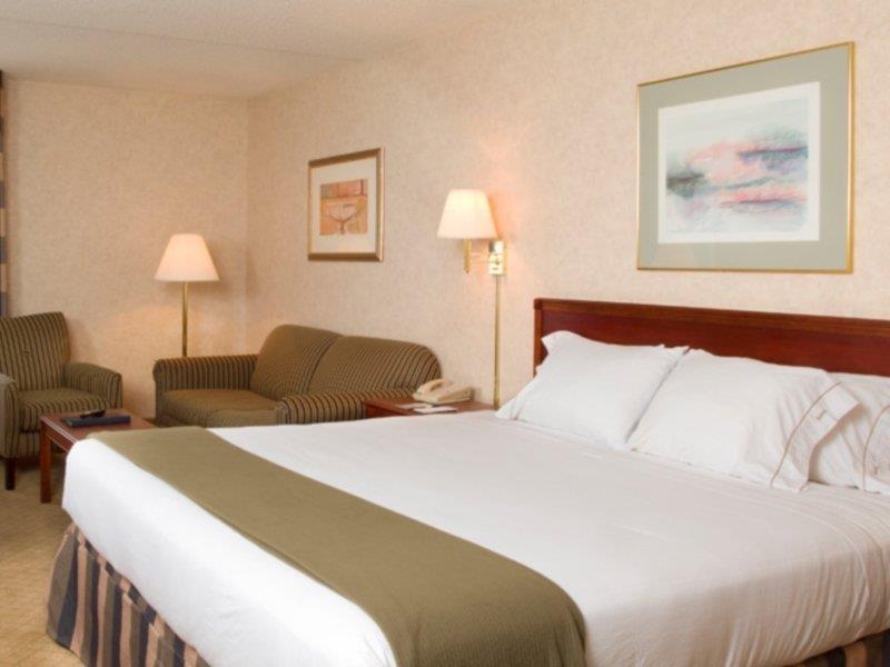 Holiday Inn Express & Suites Boston - Cambridge By Ihg Екстериор снимка