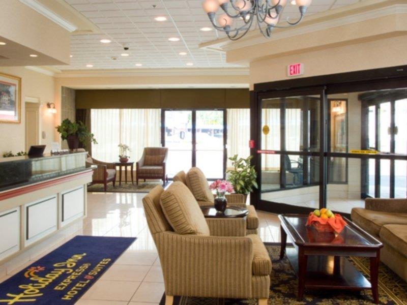 Holiday Inn Express & Suites Boston - Cambridge By Ihg Екстериор снимка