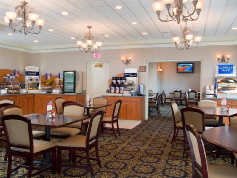 Holiday Inn Express & Suites Boston - Cambridge By Ihg Екстериор снимка