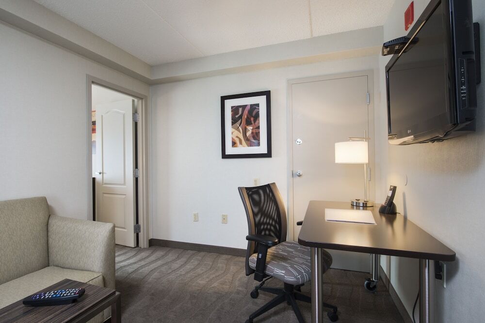 Holiday Inn Express & Suites Boston - Cambridge By Ihg Екстериор снимка